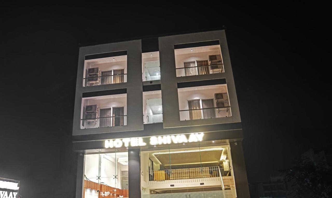Treebo Shivaay Hotel อินดอร์ ภายนอก รูปภาพ
