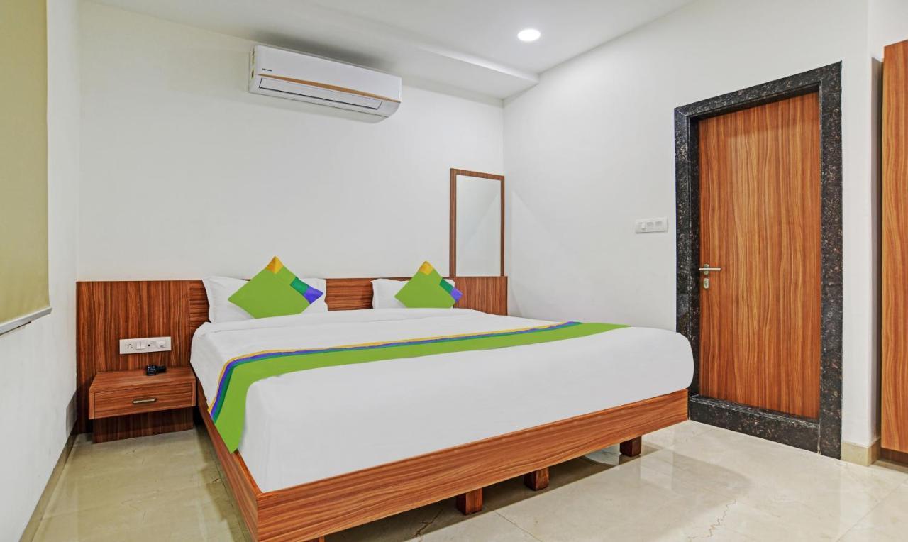 Treebo Shivaay Hotel อินดอร์ ภายนอก รูปภาพ