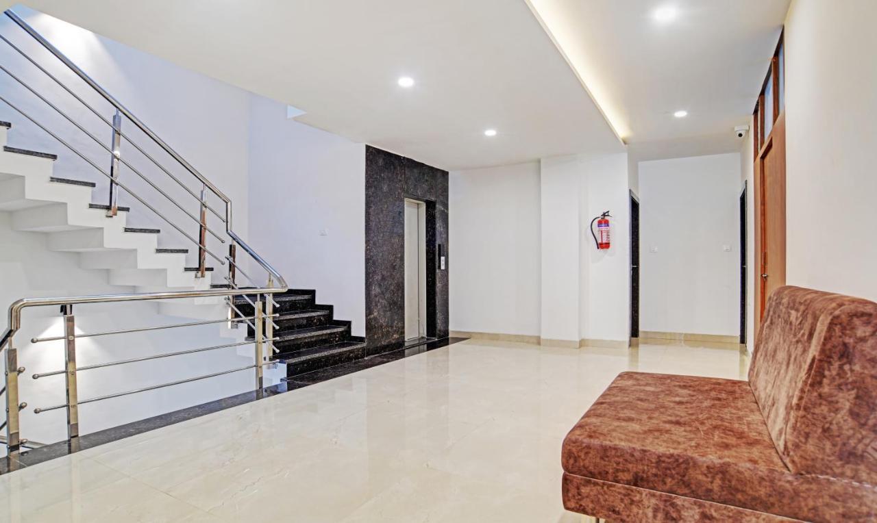 Treebo Shivaay Hotel อินดอร์ ภายนอก รูปภาพ